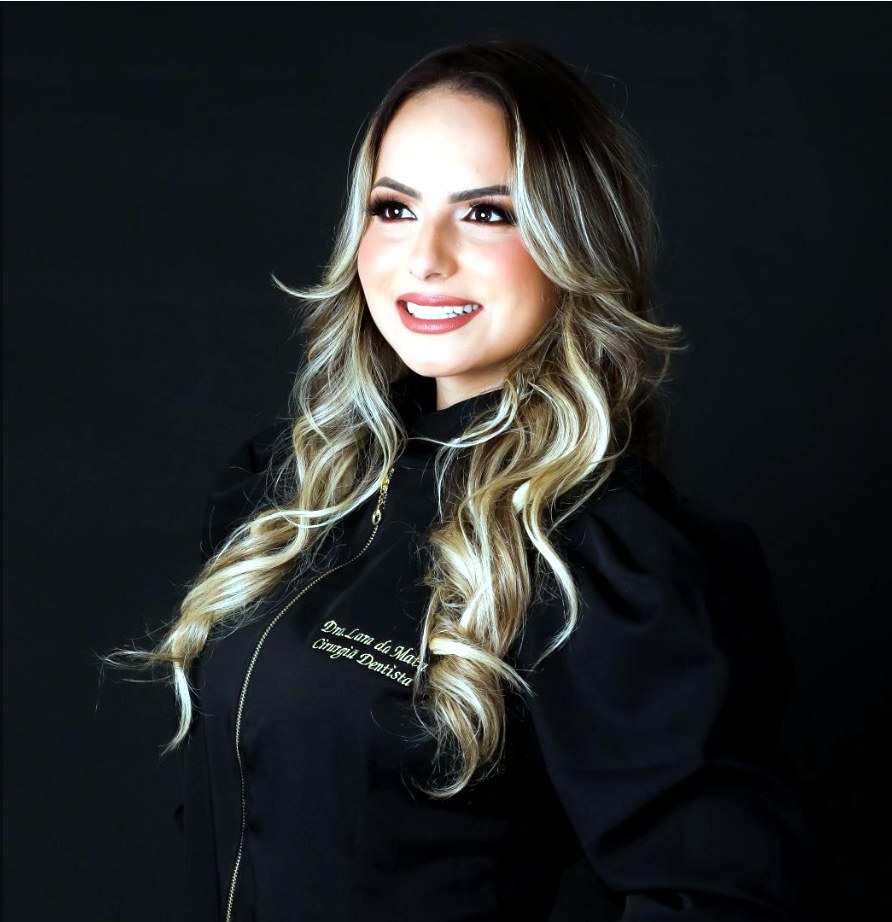 Dra. Lara Da Mata, cirurgiã-dentista